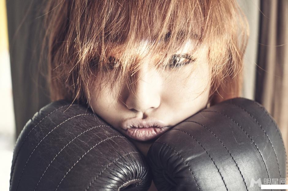 SISTAR孝琳全新專輯寫真性感絲襪秀拳擊照片圖片5
